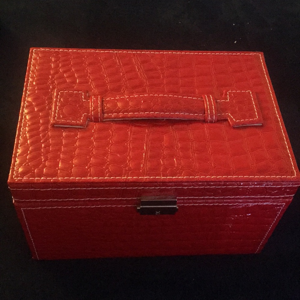 Jewelry box